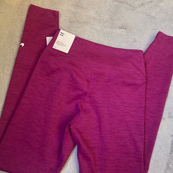 NEW Nike One Leggings NWT - Picture 2 of 4